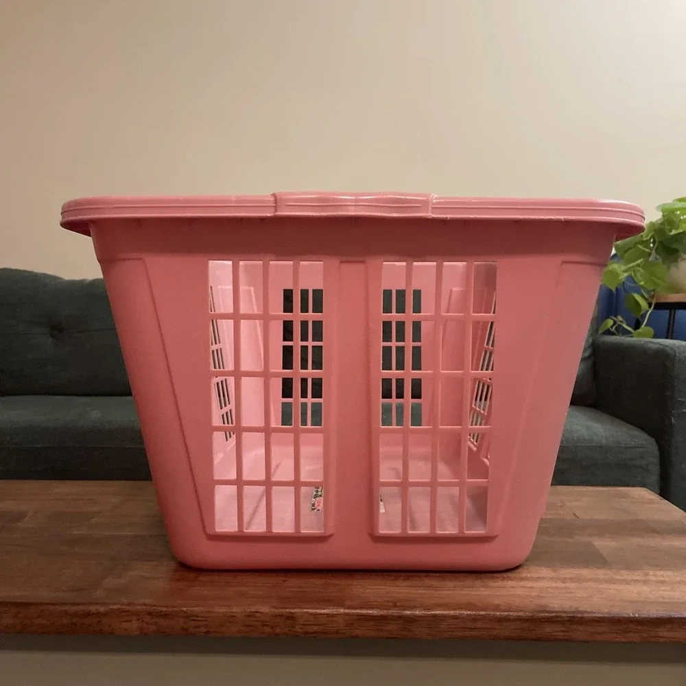 Vtg Rubbermaid 2965  Pink Rectangle Laundry Basket‎ Weave 22x16x11 Grannycore